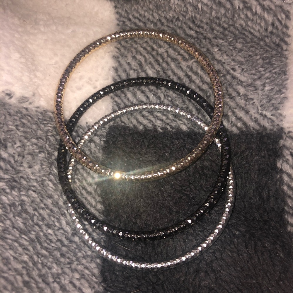 Sparkly bangle set